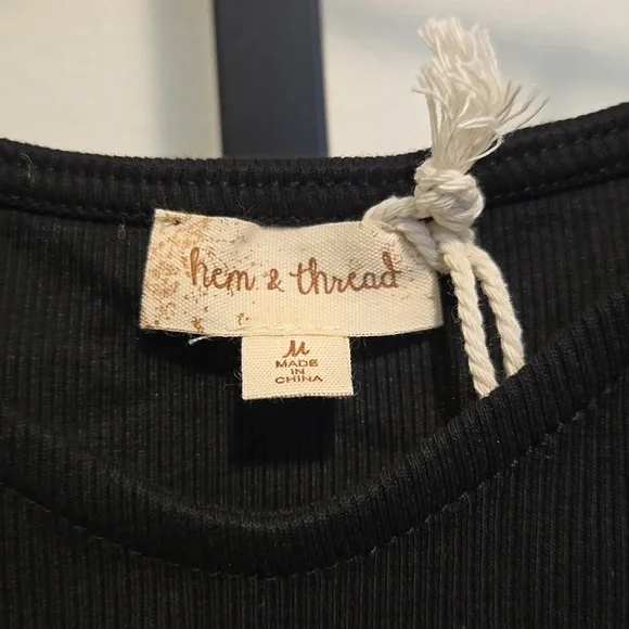 Hem & Thread Pleated Dress NWT - Picture 4 of 6